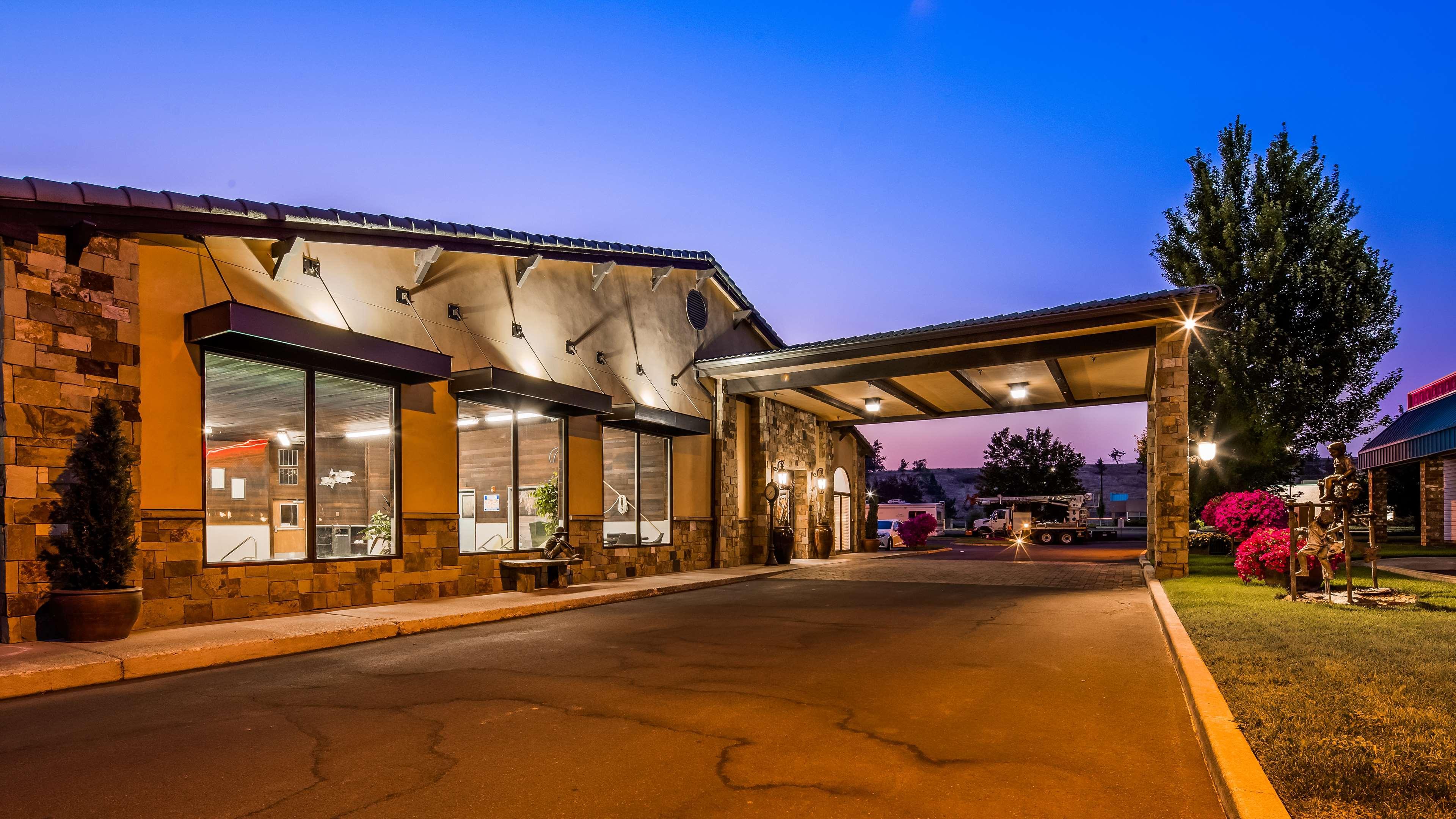 Best Western Prineville Inn Buitenkant foto